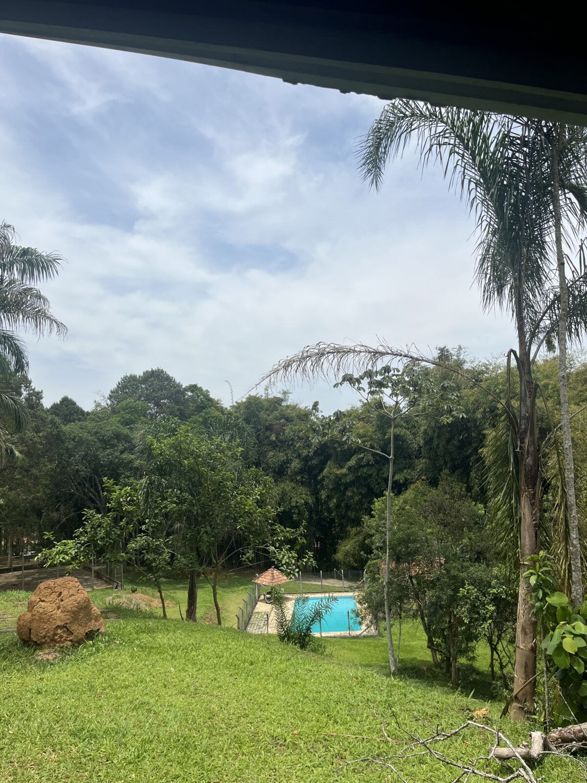 Chácara de 10,9 Hectares no Botujuru com Casa Principal, Lazer Completo e Infraestrutura Exclusiva - Imagem 10