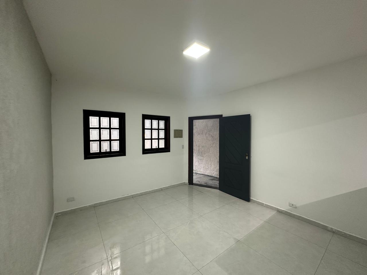 Casa Moderna com Cozinha Integrada, 3 Quartos e Área Gourmet Externa Casa Moderna com Cozinha Integrada, 3 Quartos e Área Gourmet Externa