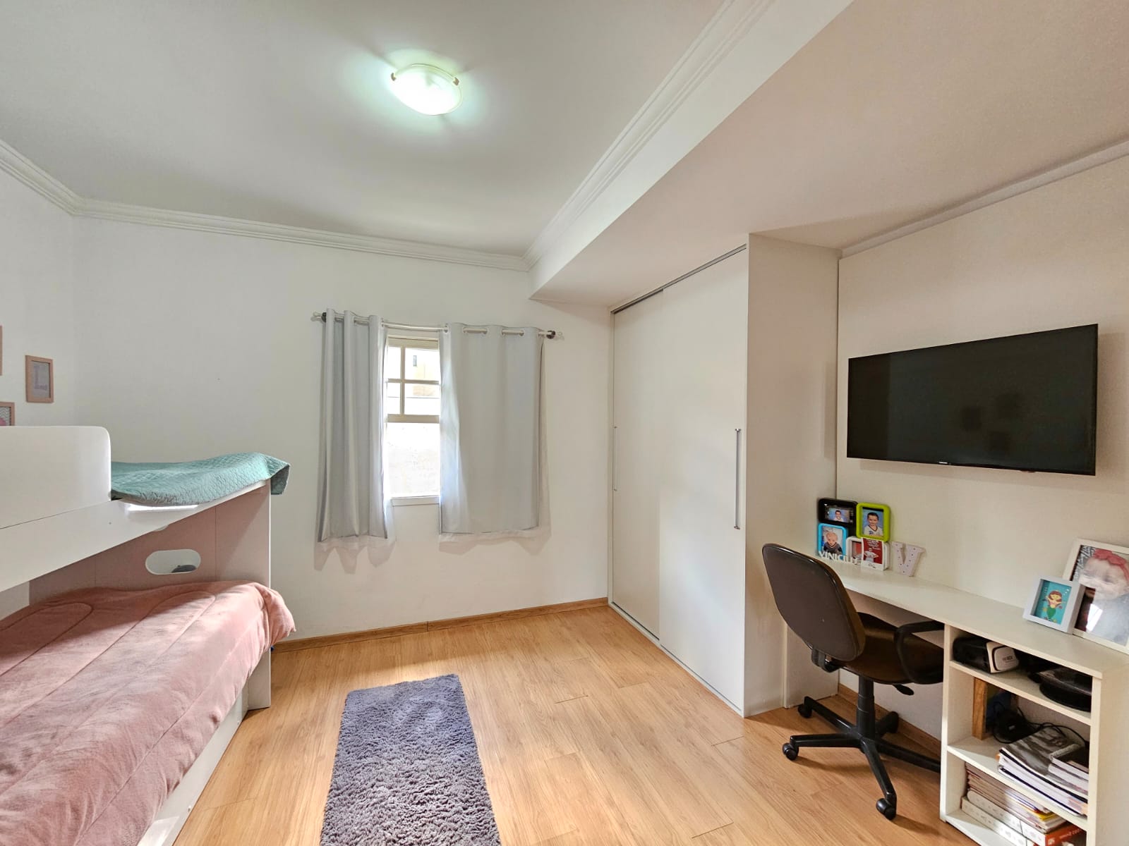 Conforto e Espaço! 3 Suítes, Churrasqueira e Garagem Coberta - Imagem 23