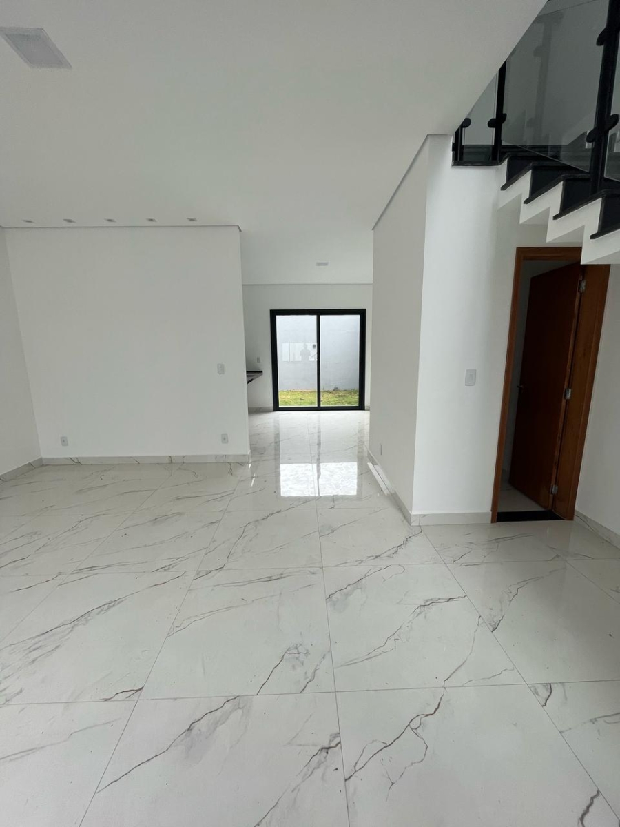 Casa com 3 Quartos, Suíte e Cozinha Integrada – Villa di César