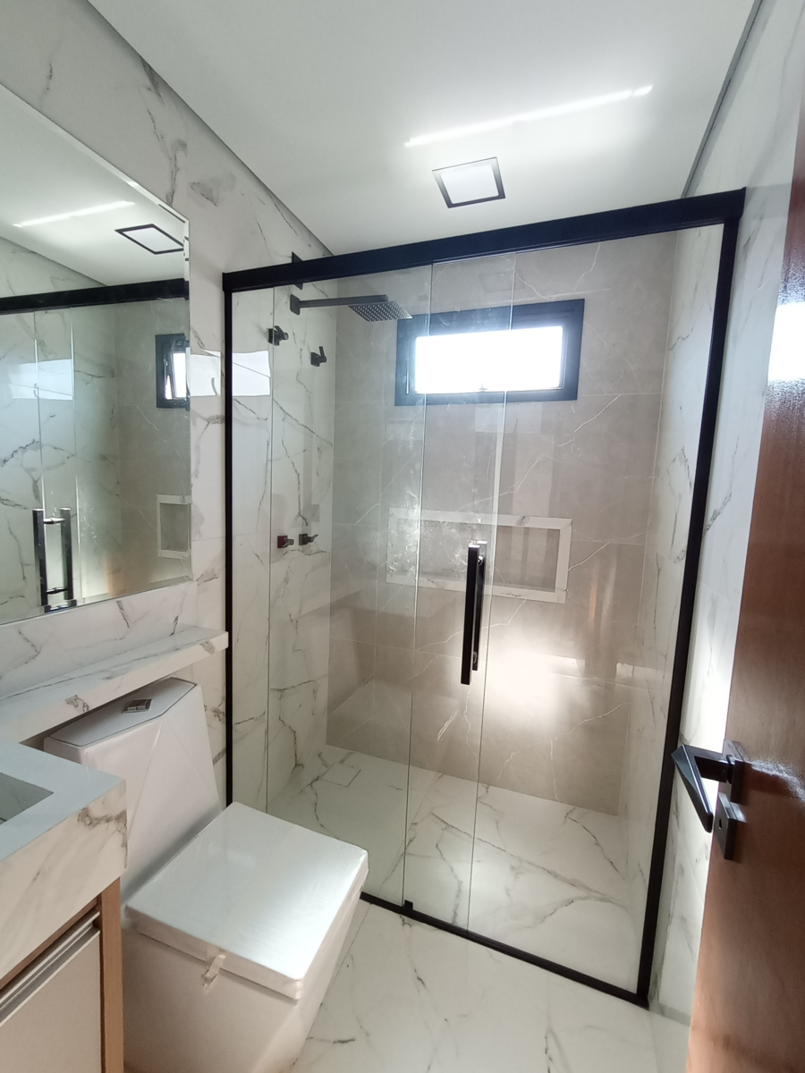 Casa Alto Padrão com 3 Suítes e Piscina – 240m² em Condomínio - Imagem 6