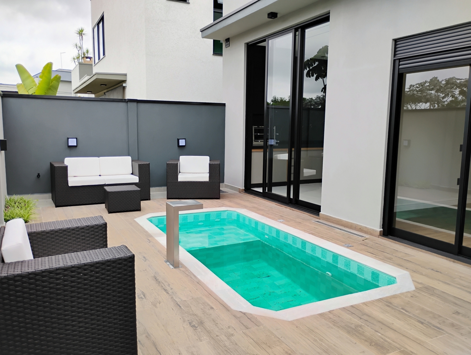 Casa Moderna em Condomínio – 3 Suítes, Piscina e Energia Solar! - Imagem 19