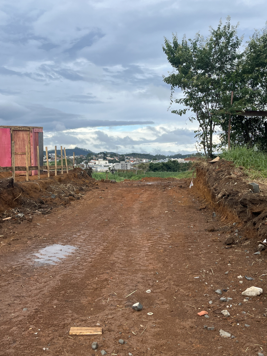 Terreno com Terraplenagem Pronta na Vila Suíssa – Pronto p/ Construir