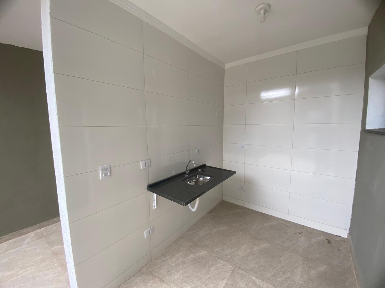 Casa com 2 suítes e quintal privativo no Botujuru