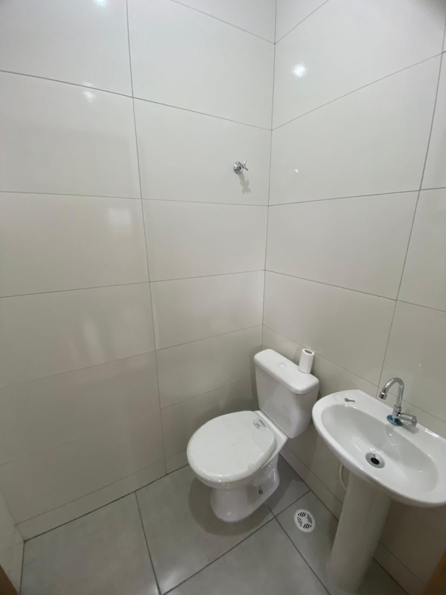 Casa com 2 suítes e quintal privativo no Botujuru