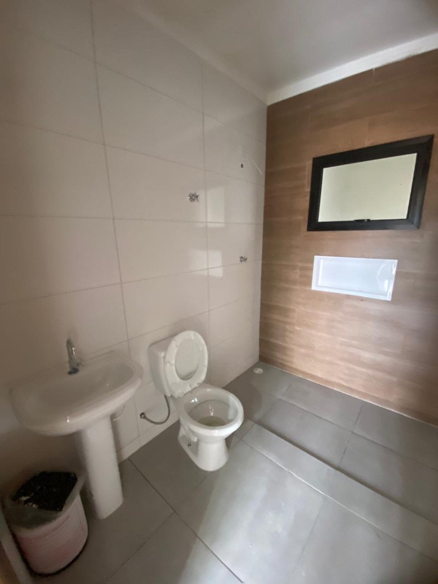 Casa com 2 suítes e quintal privativo no Botujuru - Imagem 12