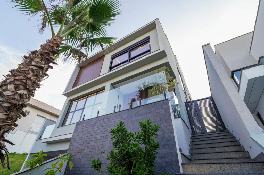 Casa alto padrão com 4 suítes e piscina no Bella Città - Casa alto padrão com 4 suítes e piscina no Bella Città