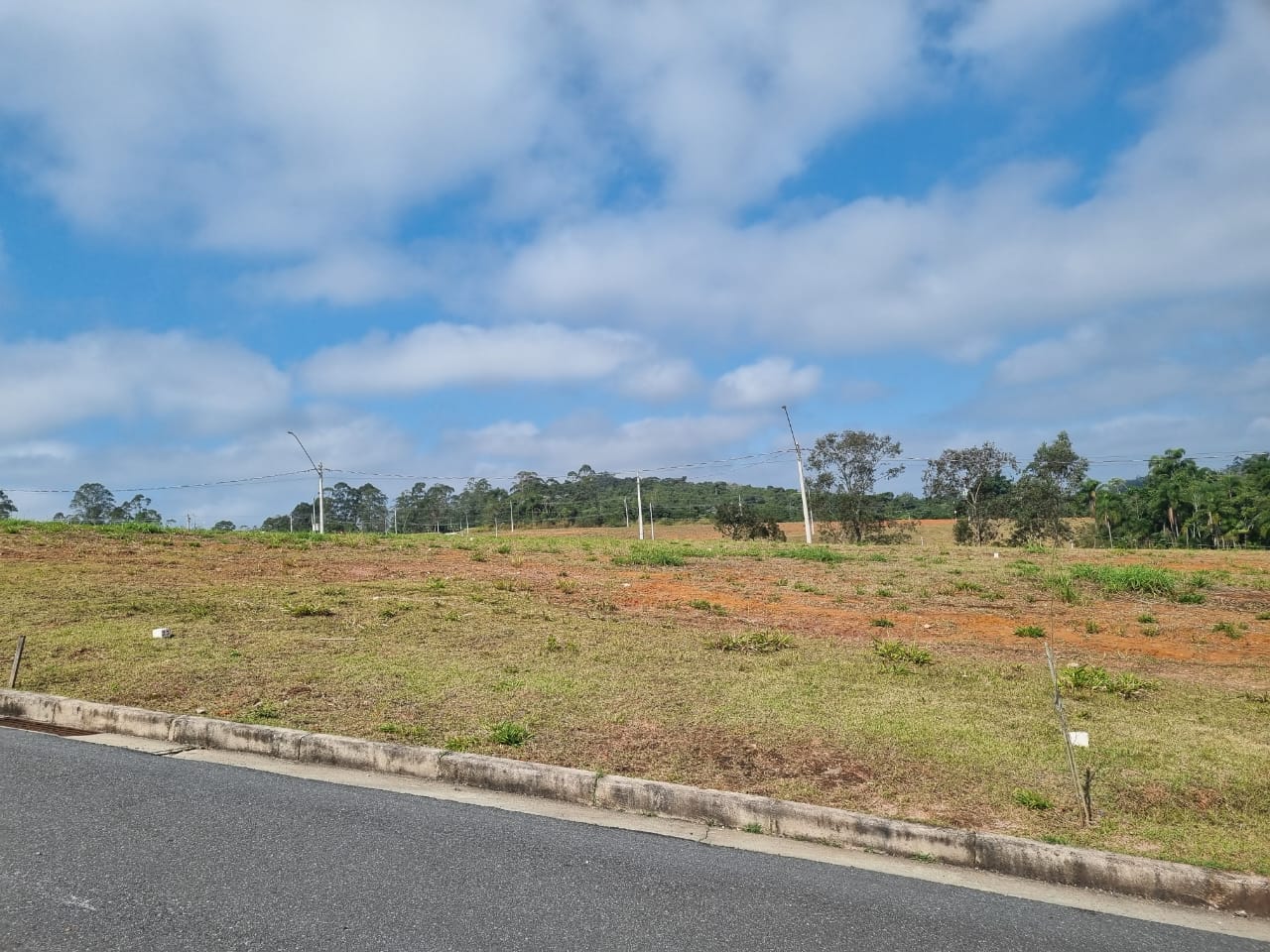 Terreno plano no Paradise Gardens – Lote R35 com 175m²