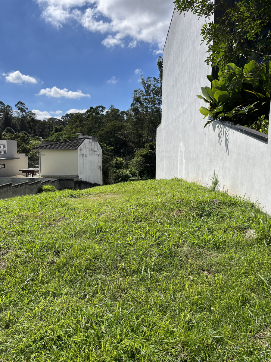 Lote no Mosaico da Serra – 255m² em região nobre por R$ 350 mil
