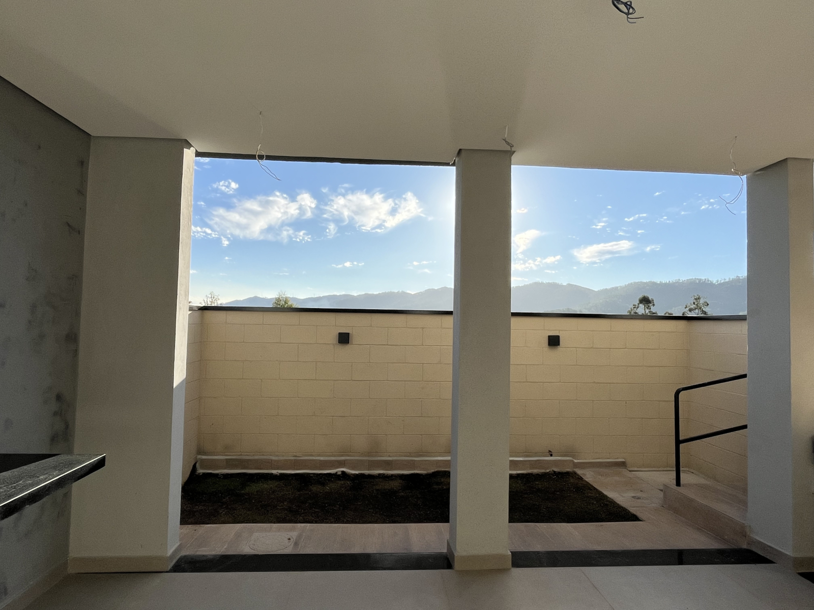 Casa no Botujuru – 90m² com vista livre, gourmet e R$ 560 mil