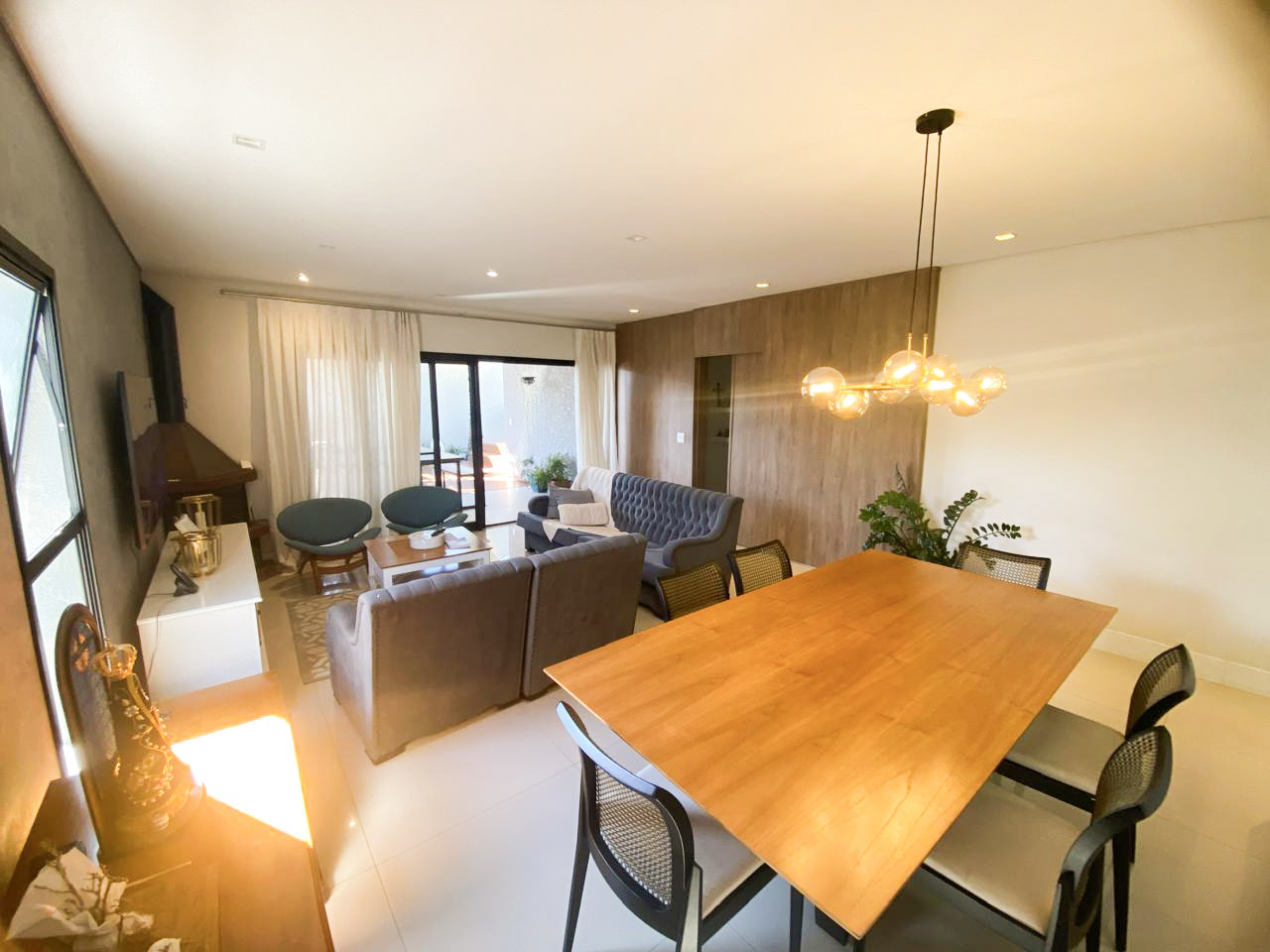 Casa térrea no Veredas com 3 dorms, suíte, churrasqueira, ofurô e deck