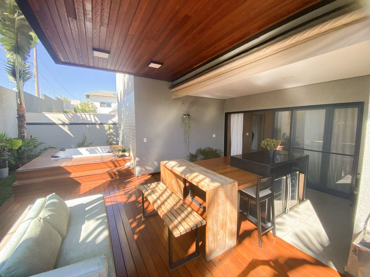 Casa térrea no Veredas com 3 dorms, suíte, churrasqueira, ofurô e deck - Imagem 13