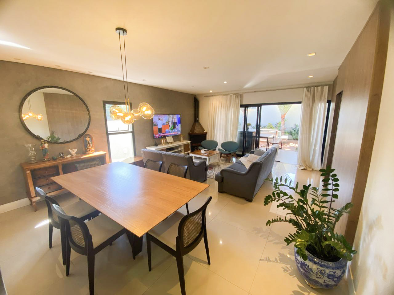 Casa térrea no Veredas com 3 dorms, suíte, churrasqueira, ofurô e deck