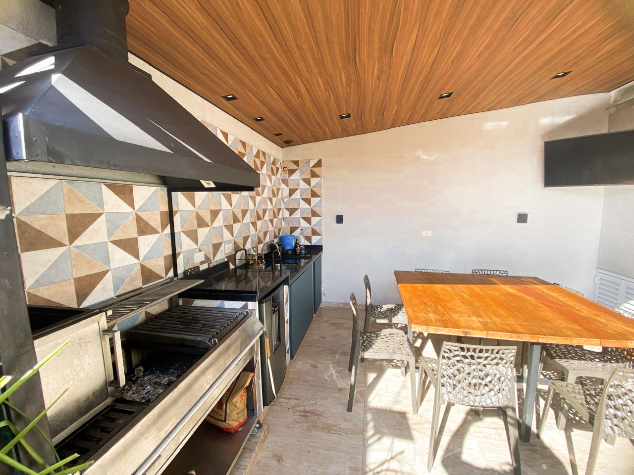 Casa com 3 Dorms, Suíte com Closet, Área Gourmet e 3 Vagas – Villa Di César