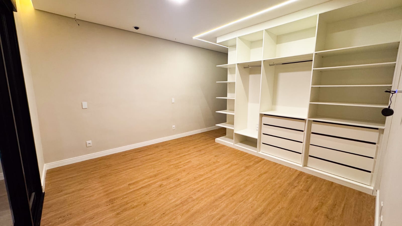 Casa térrea com 4 suítes, piscina, gourmet e automação – Mosaico Essence - Imagem 12