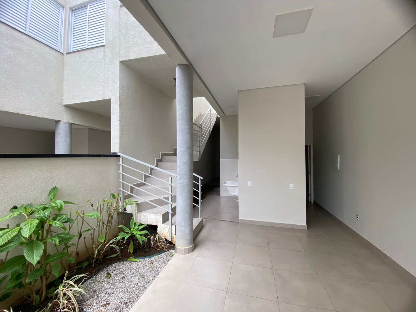 120m², 3 dormitórios (1 suíte) e quintal com churrasqueira – Botujuru