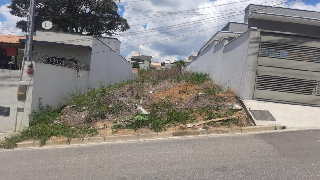 Terreno 7,5×31,5m, plano e pronto para construir – R$ 215 mil - Terreno 7,5x31,5m, plano e pronto para construir – R$ 215 mil