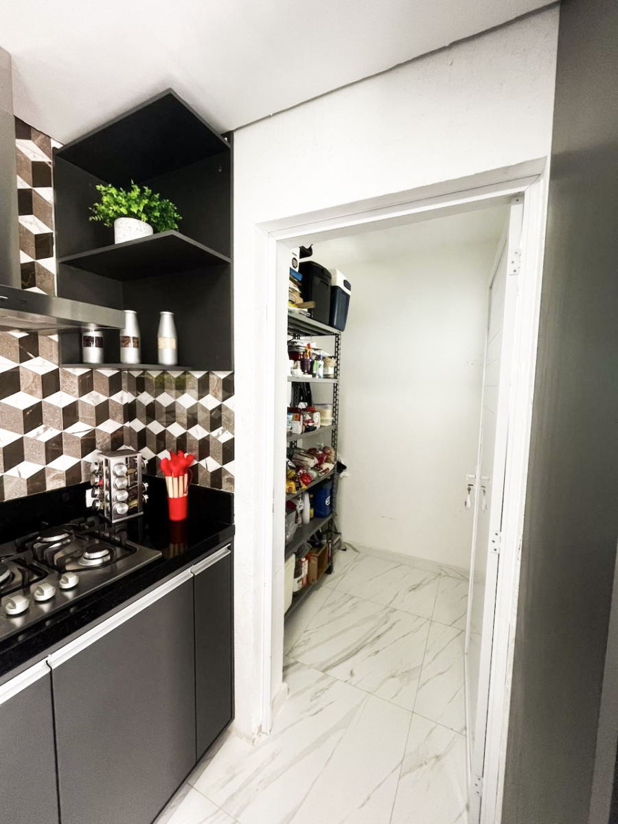 Casa de esquina com 3 dormitórios, varanda gourmet e salão comercial versátil - Imagem 10