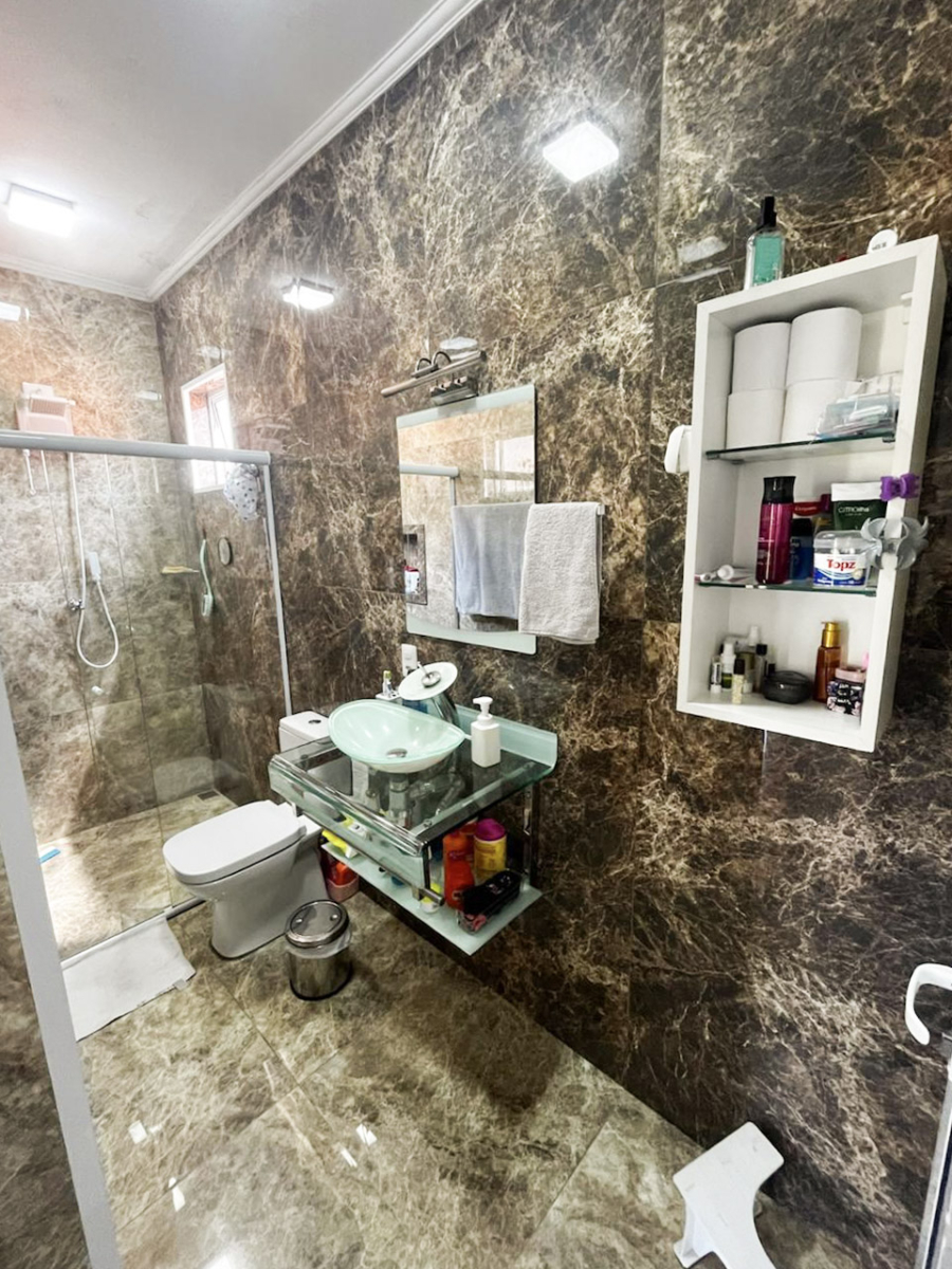 Casa de esquina com 3 dormitórios, varanda gourmet e salão comercial versátil - Imagem 7