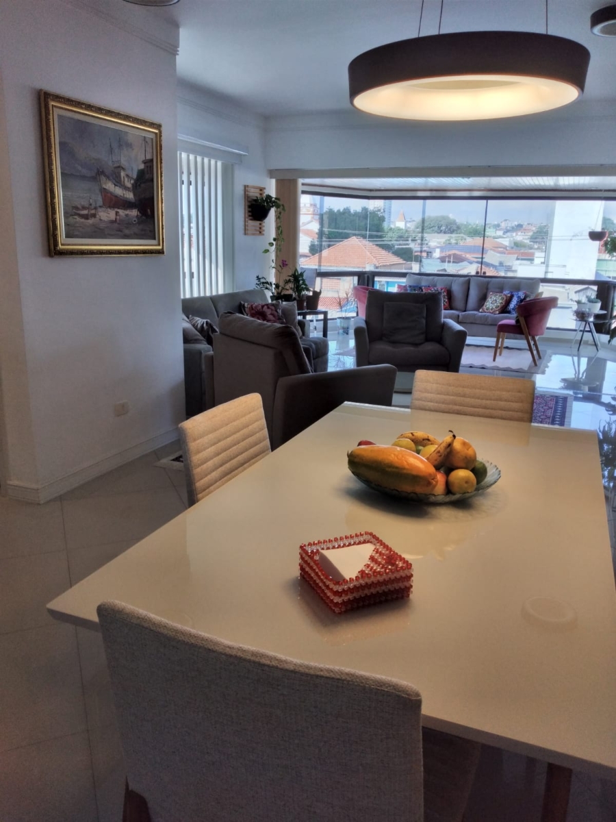 Apto personalizado com 3 dorms, suíte e 2 vagas – Edifício Rebecca