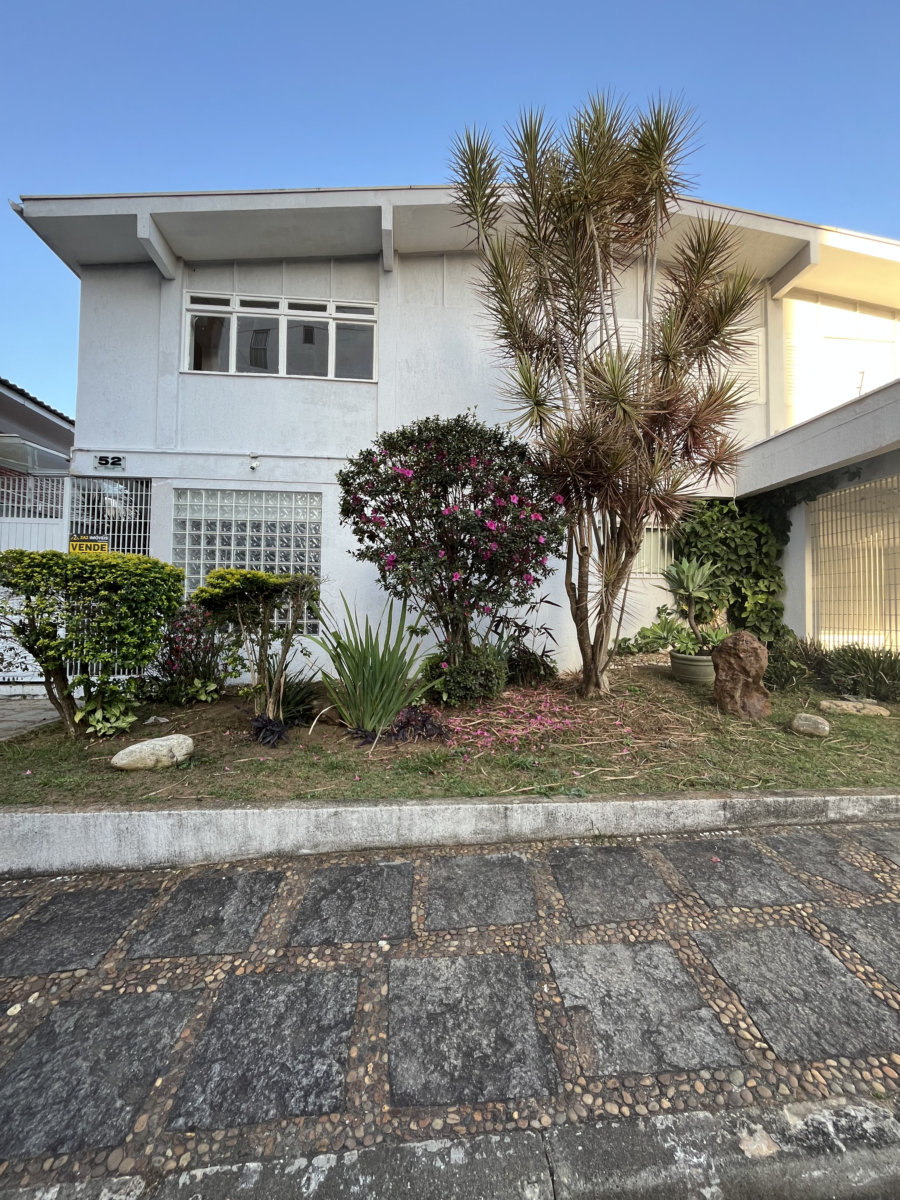 Casa com 4 quartos, suíte master com hidromassagem e gourmet – Vila Oliveira