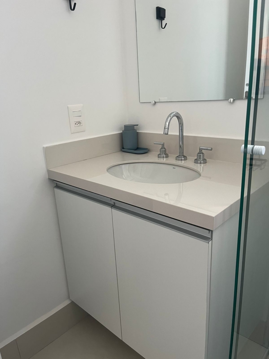 Sobrado 3 dorms com suíte, quintal e lazer completo no Reserva Ipoema