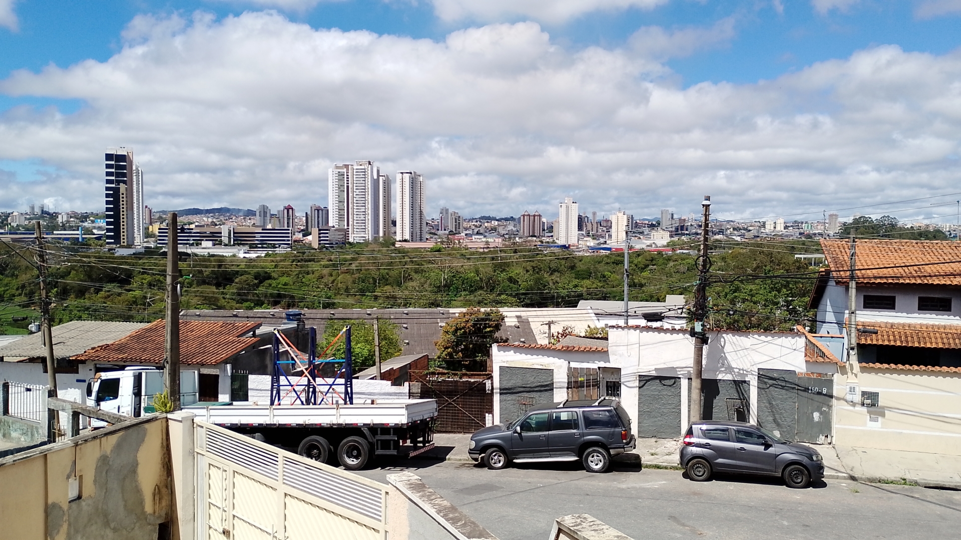 Sobrado 223m² com 3 Dormitórios, Suíte e Garagem 7 Carros – Rodeio - Imagem 21