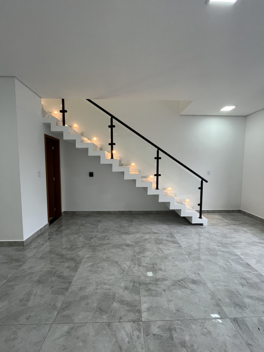 Casa 3 dormitórios com suíte, quintal e sacada – Cezar de Souza - Imagem 13