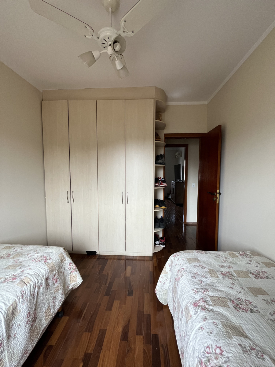 Casa 3 dormitórios, 2 vagas cobertas e área gourmet — Condomínio Mogi Hills 3