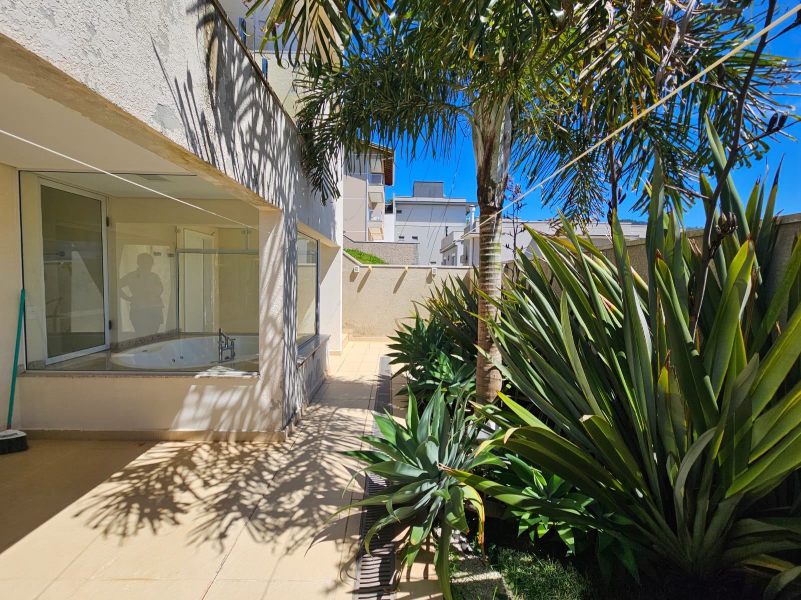 Casa com 3 suítes, área gourmet, lareira e jacuzzi exclusiva – Bella Città - Imagem 19