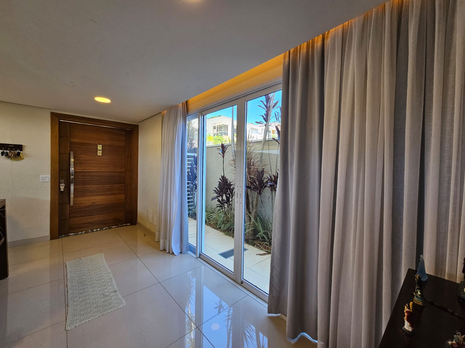 Casa com 3 suítes, área gourmet, lareira e jacuzzi exclusiva – Bella Città - Imagem 5