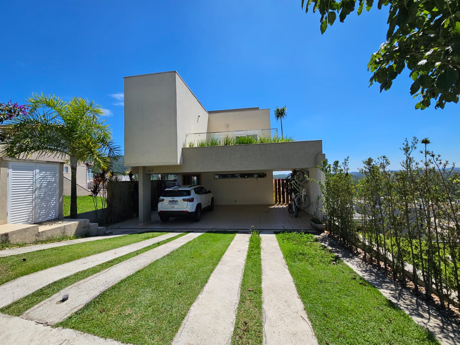 Casa com 3 suítes, área gourmet, lareira e jacuzzi exclusiva – Bella Città