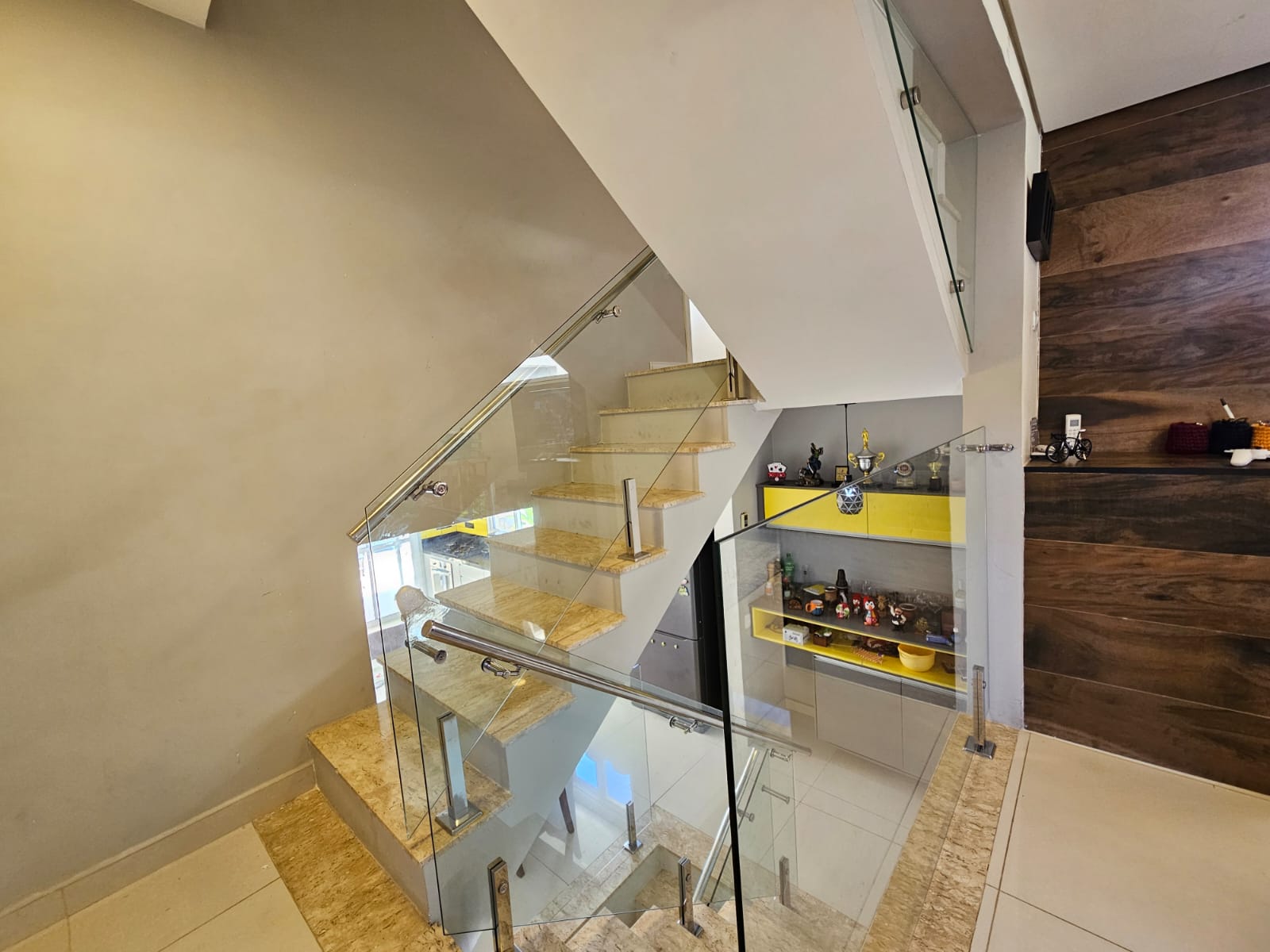 Casa com 3 suítes, área gourmet, lareira e jacuzzi exclusiva – Bella Città - Imagem 7