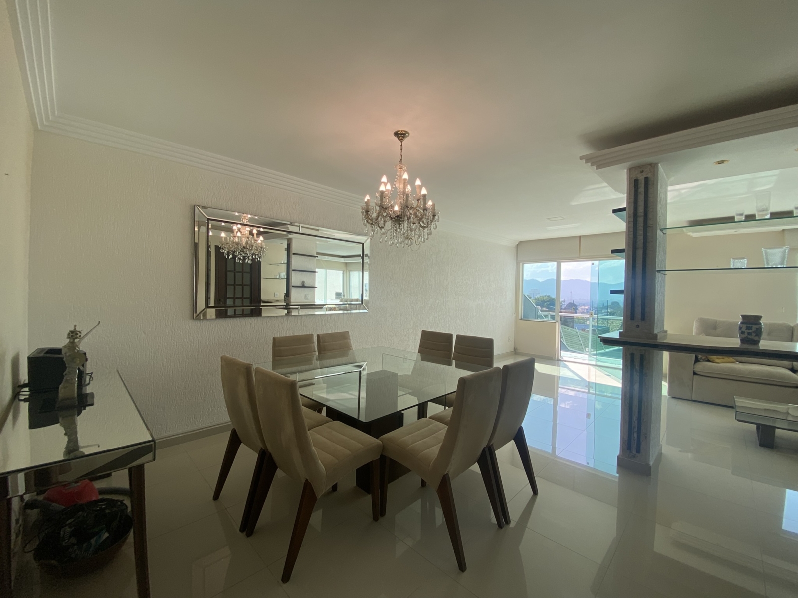 Sobrado com 3 dormitórios, piscina e área gourmet – Vila Oliveira