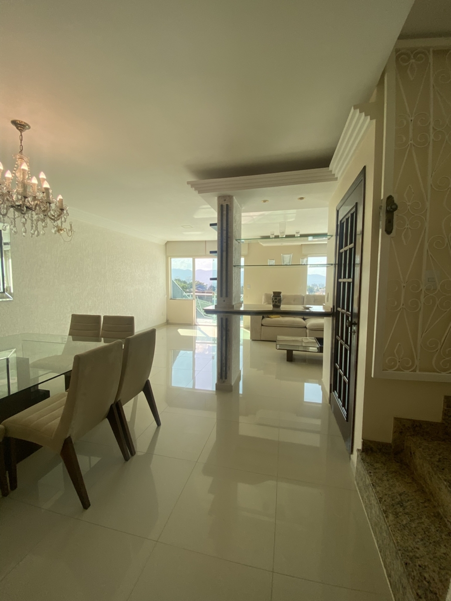 Sobrado com 3 dormitórios, piscina e área gourmet – Vila Oliveira