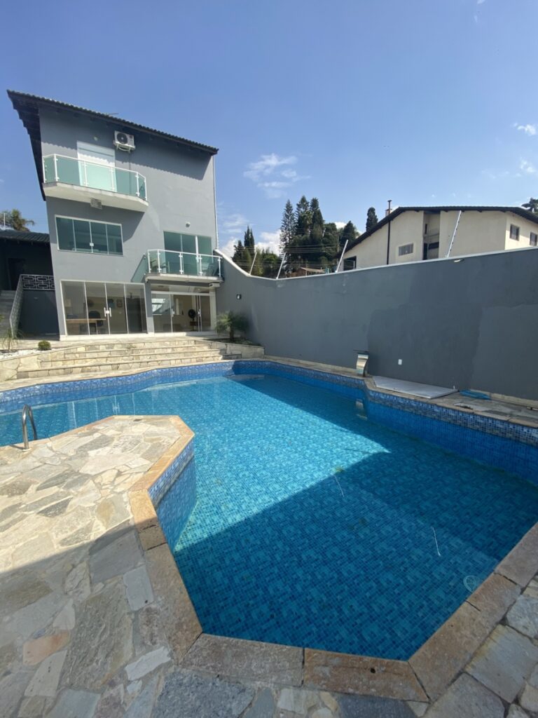Sobrado com 3 dormitórios, piscina e área gourmet – Vila Oliveira - Sobrado com 3 dormitórios, piscina e área gourmet - Vila Oliveira