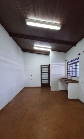 Casa térrea com 2 quartos, 2 vagas e terreno amplo – Cezar de Souza - Imagem 8