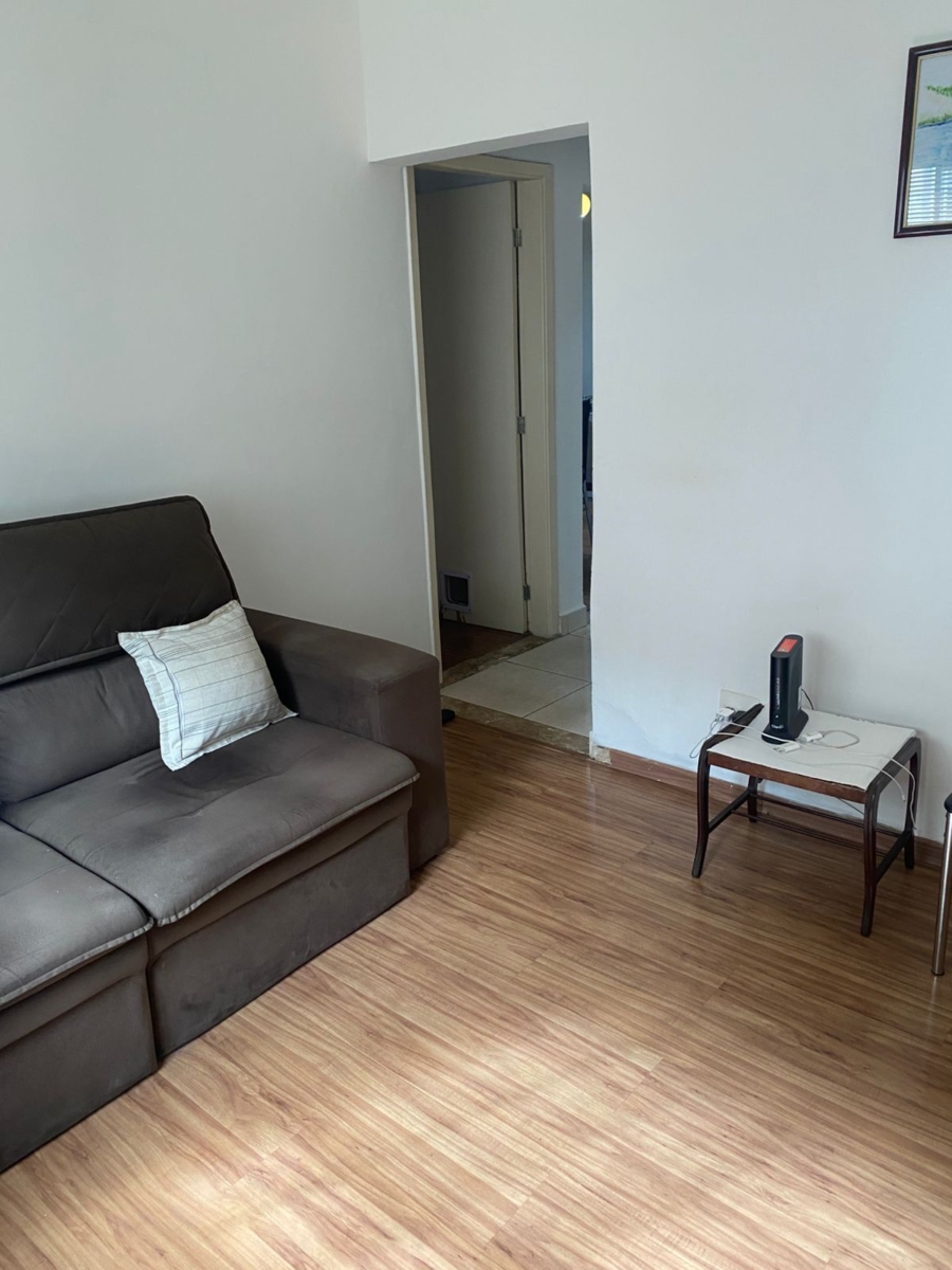 Casa térrea com 2 dormitórios, quintal e cozinha planejada – Vila Lavínia