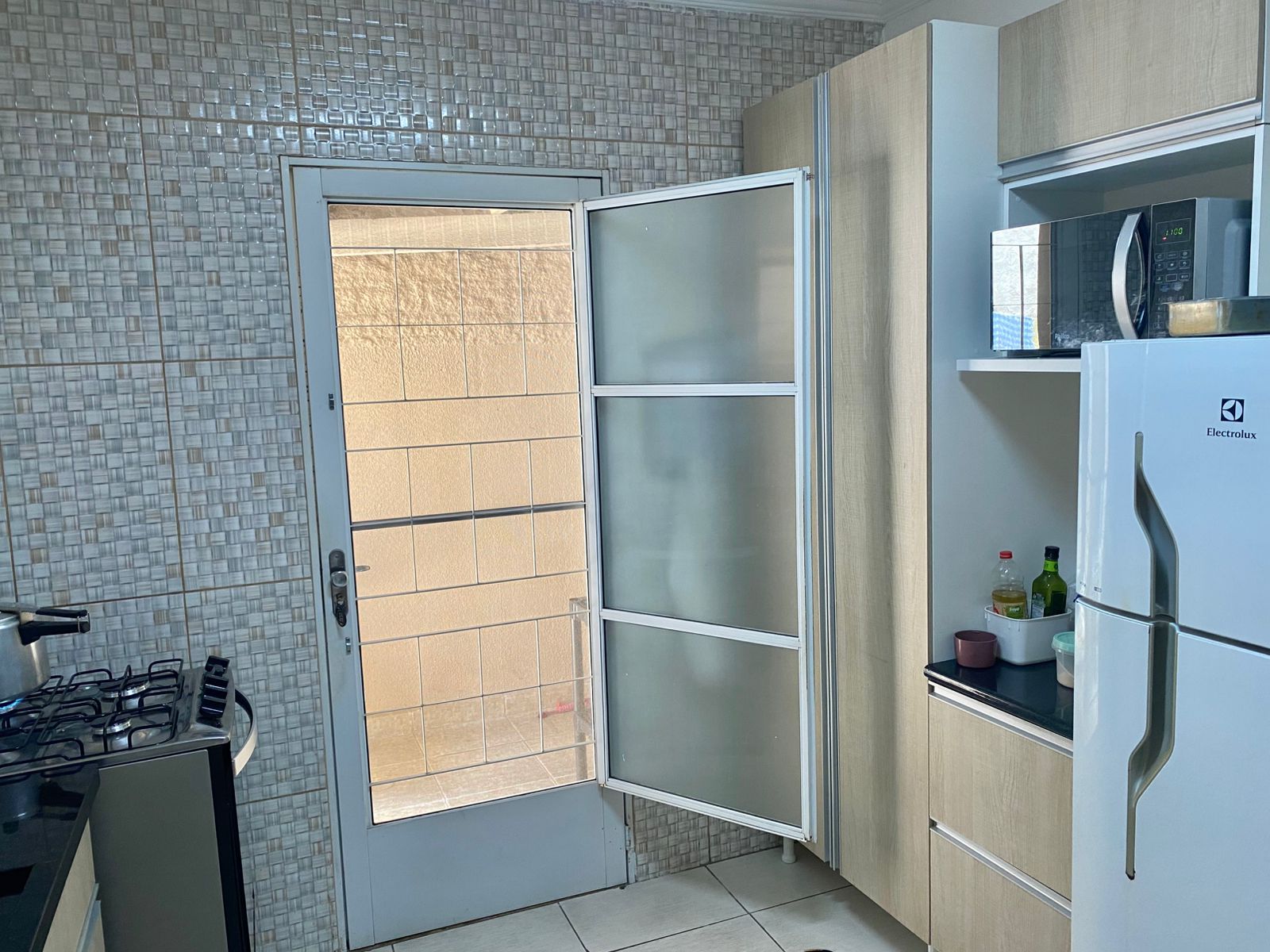 Casa térrea com 2 dormitórios, quintal e cozinha planejada – Vila Lavínia - Imagem 8