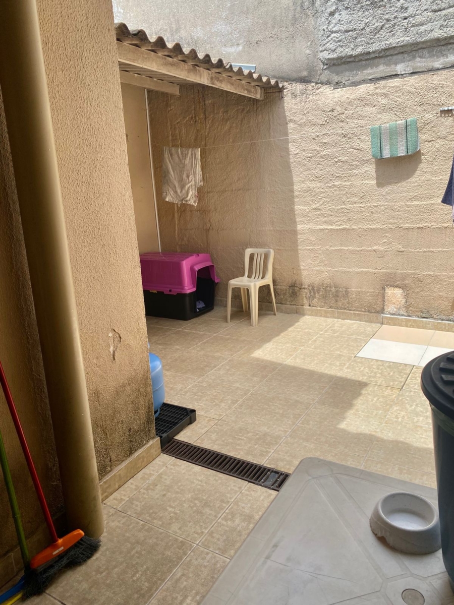 Casa térrea com 2 dormitórios, quintal e cozinha planejada – Vila Lavínia - Imagem 12