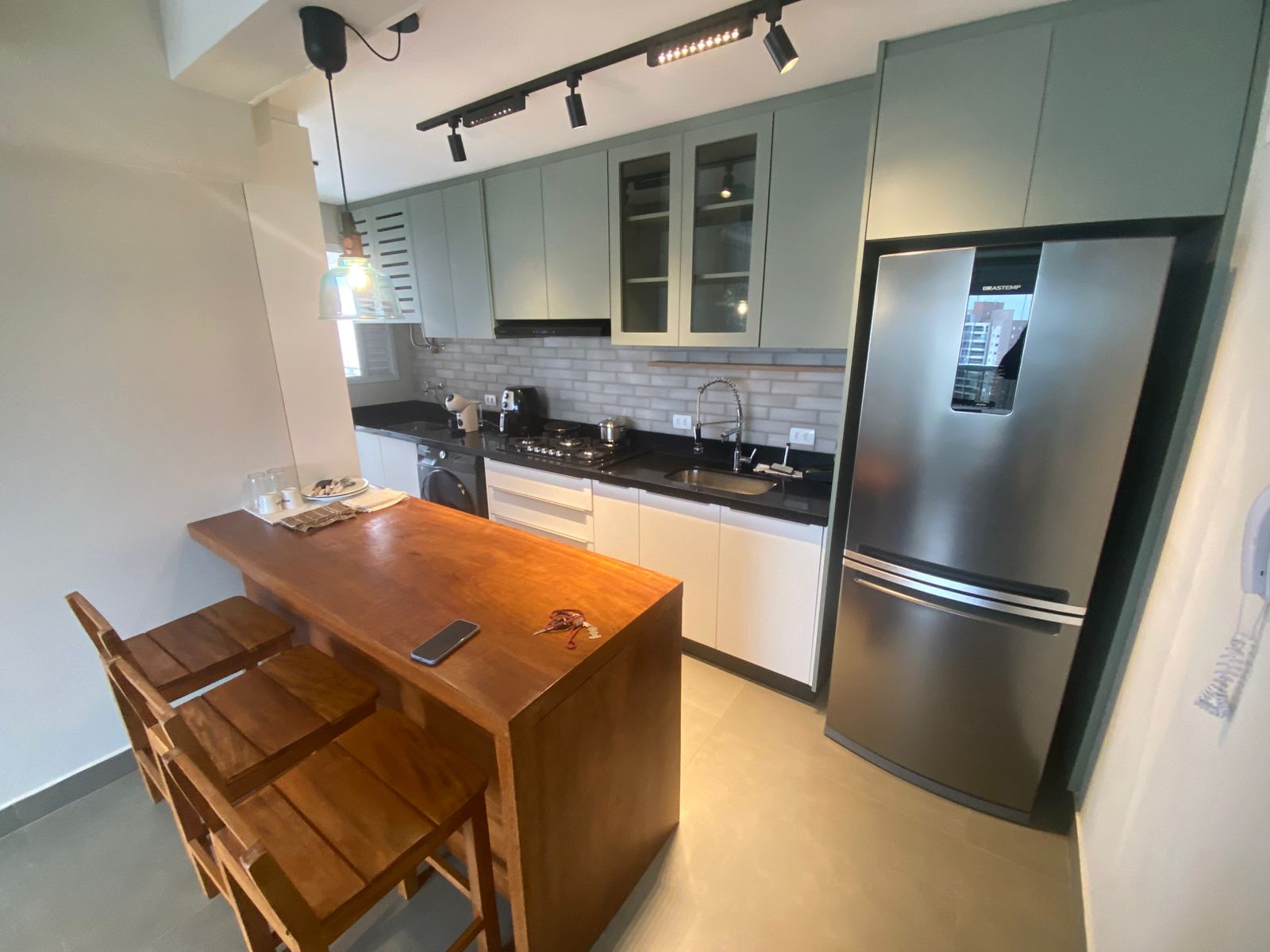 Apto com 68m², 2 dorms com suíte, porteira fechada e vista serra – Praça Habibs - Imagem 13