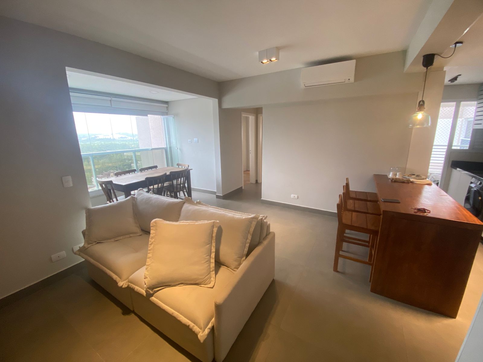 Apto com 68m², 2 dorms com suíte, porteira fechada e vista serra – Praça Habibs