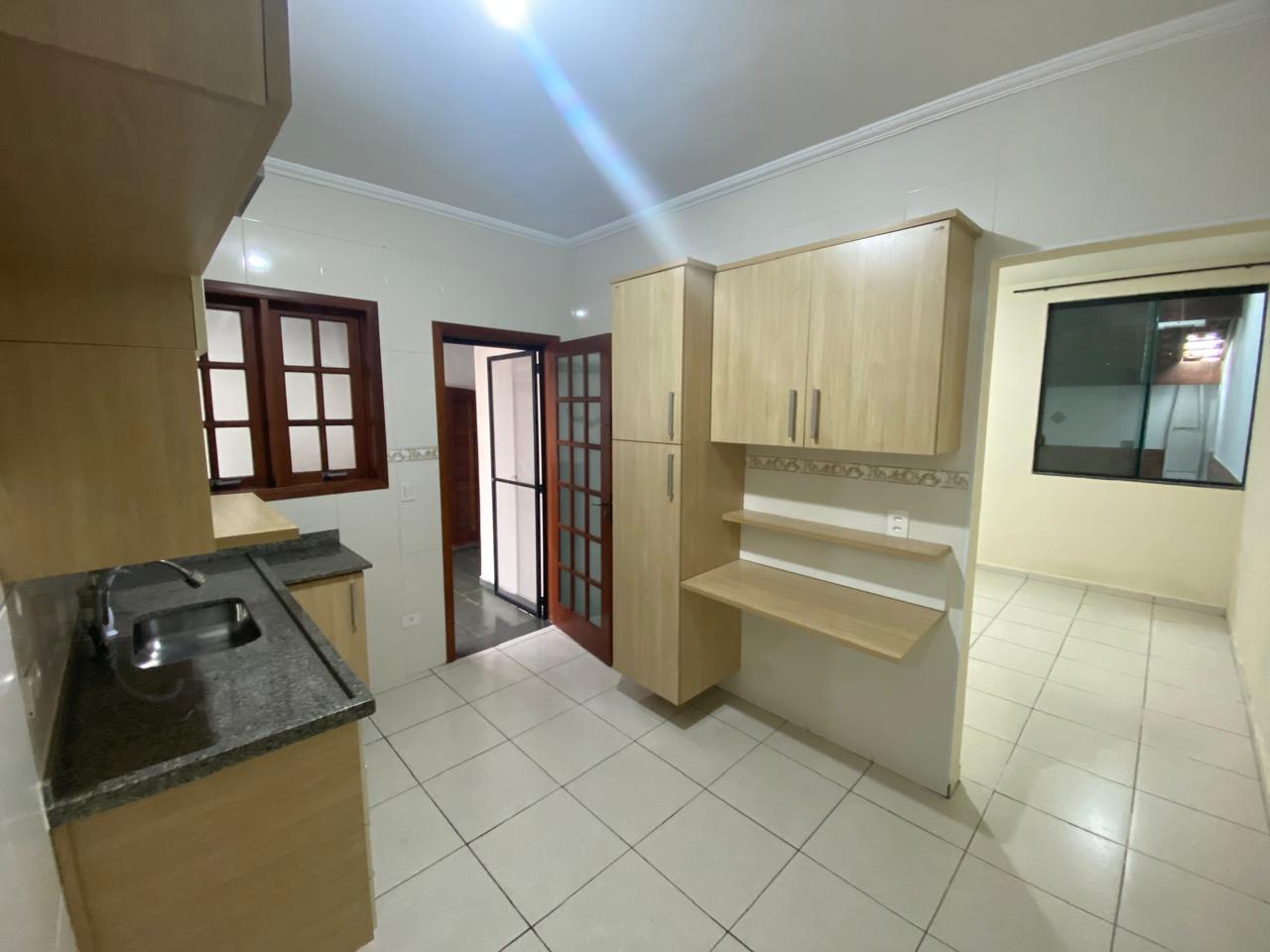 Casa térrea com 75m² com 2 dormitórios, área gourmet e 2 vagas cobertas