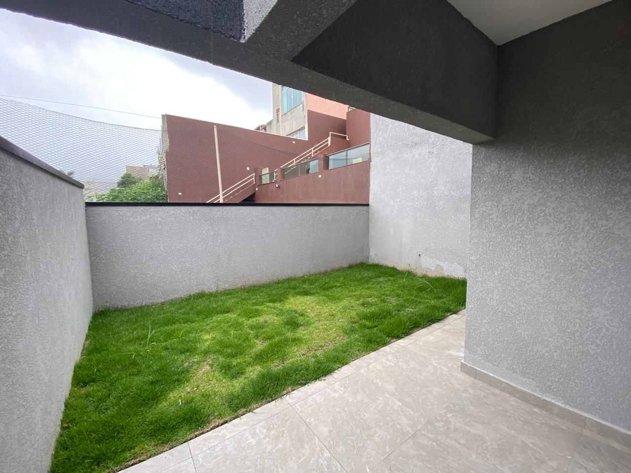 Sobrado 3 dorms, varanda nos quartos, 2 vagas cobertas e quintal – Vila Suíssa - Imagem 11