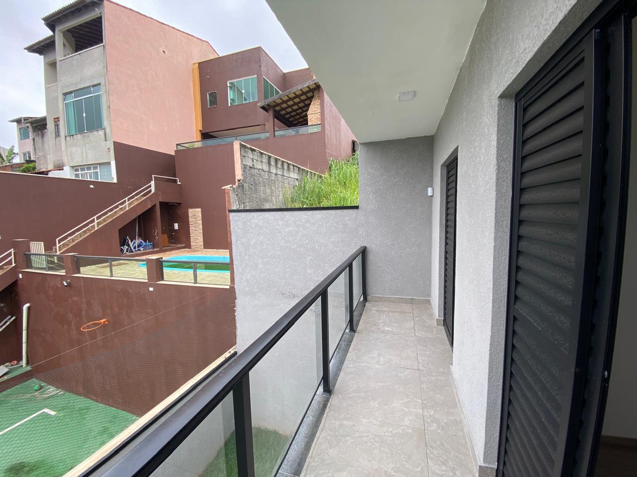 Sobrado 3 dorms, varanda nos quartos, 2 vagas cobertas e quintal – Vila Suíssa - Imagem 6