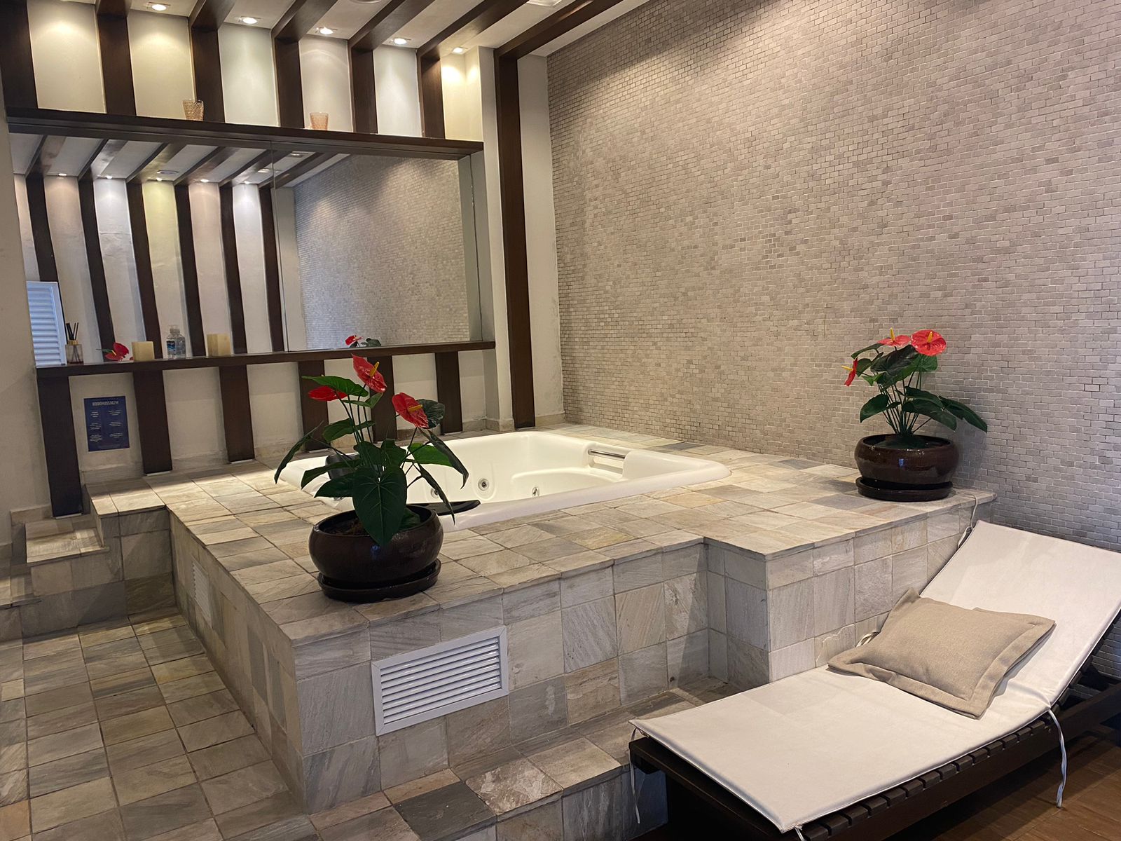 Apartamento decorado com planejados no Helbor Concept Life - Imagem 20