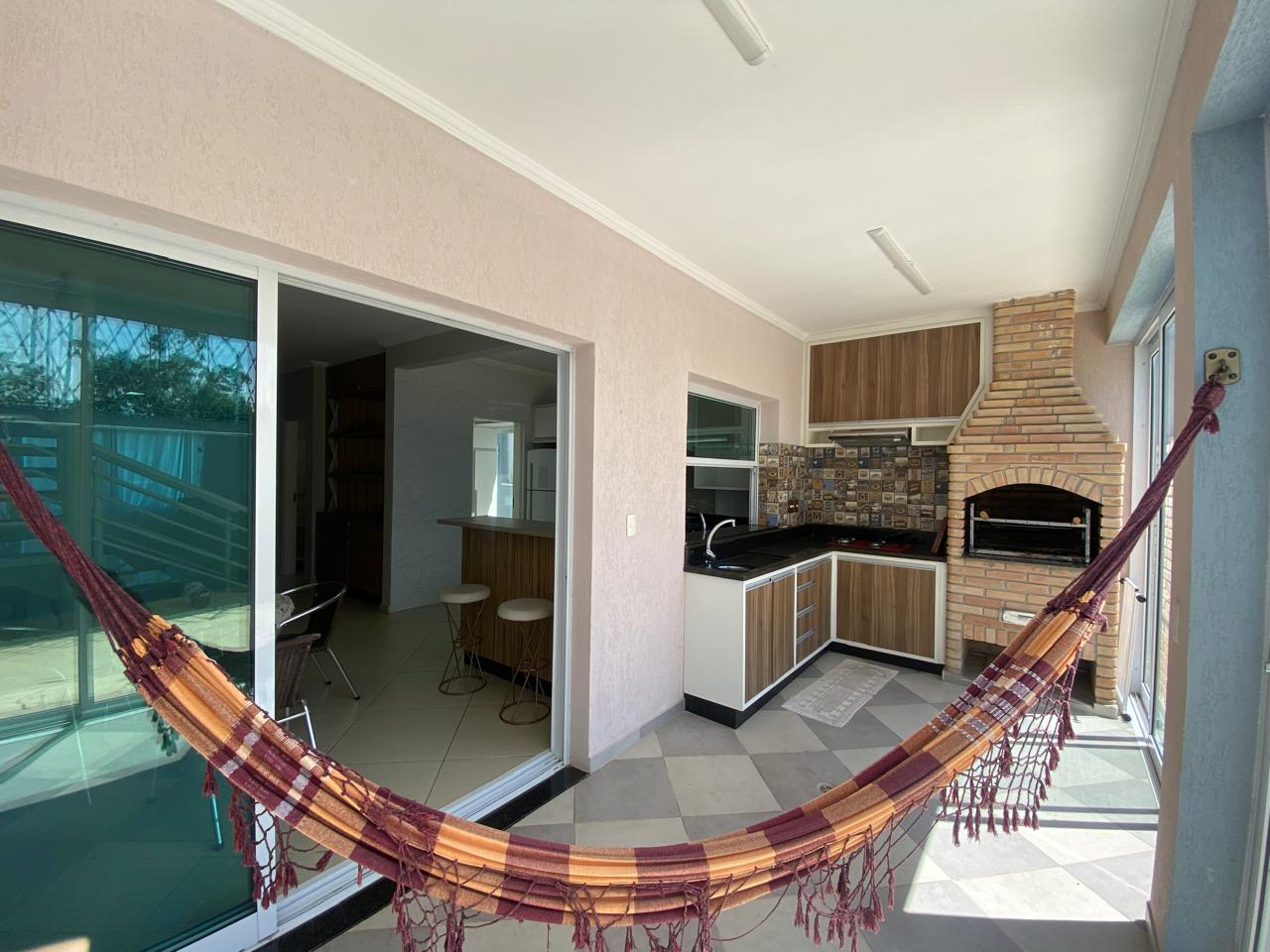 Sobrado com 3 dorms, suíte e área gourmet – Parque das Figueiras