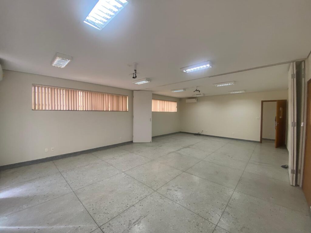 Imóvel comercial 125m² com 2 salas, 3 vagas e estacionamento – Centro de Mogi - Imóvel comercial 125m² com 2 salas, 3 vagas e estacionamento – Centro de Mogi
